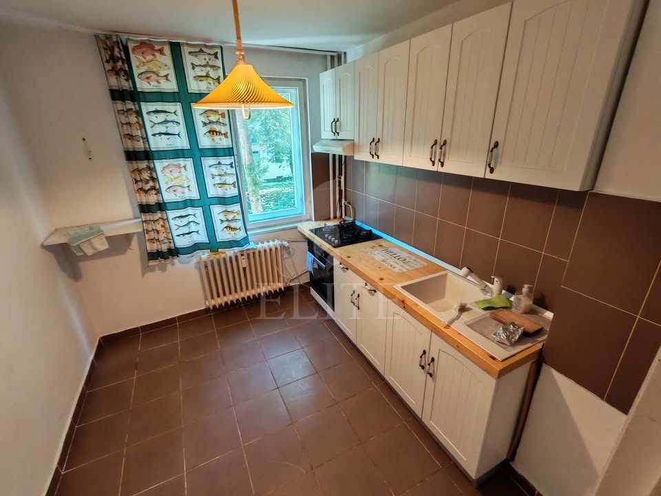 Apartament 3 camere în zona BAITA-1259215