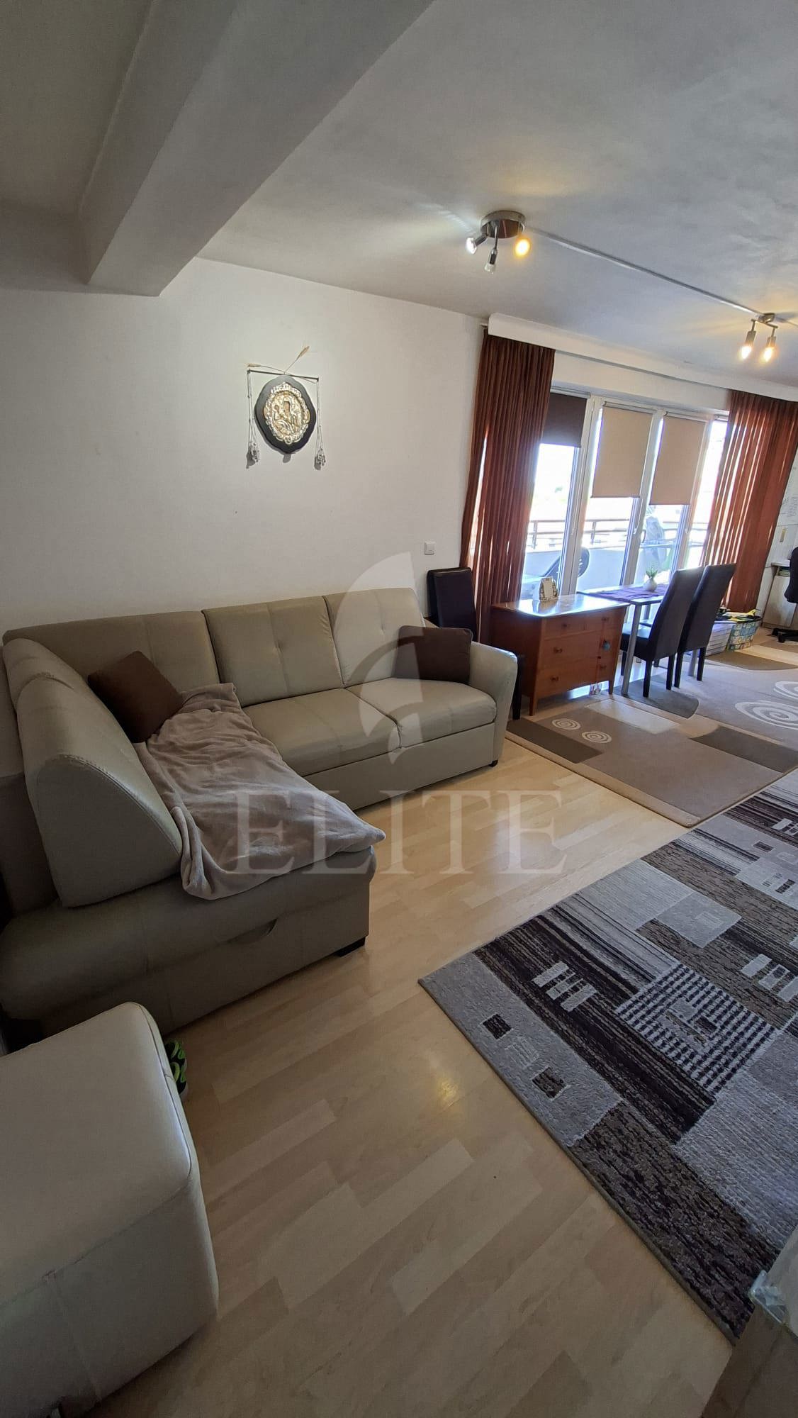 Apartament o camera în zona Petrom-1260699