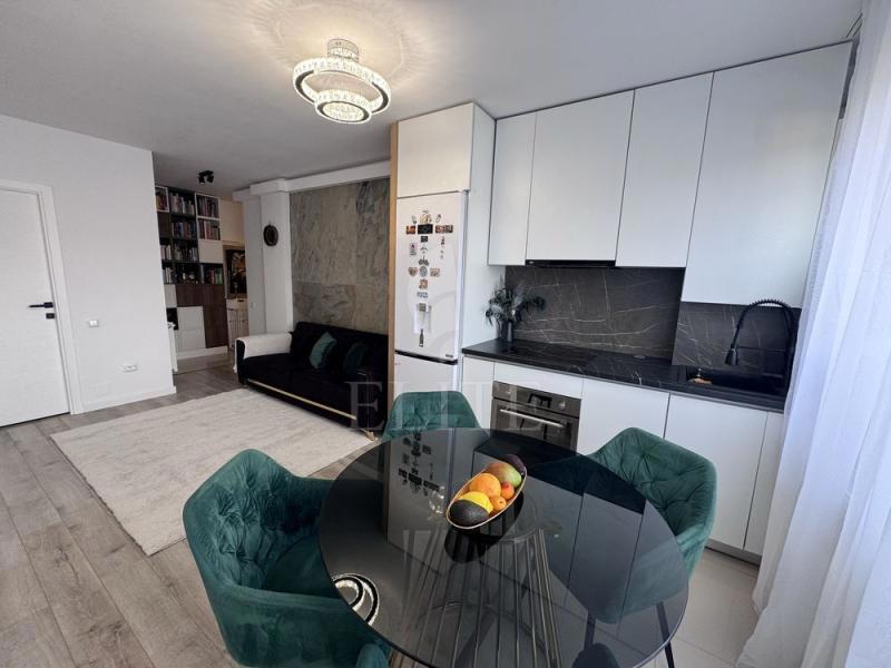 Apartament 3 camere în zona DAMBUL ROTUND-1261096