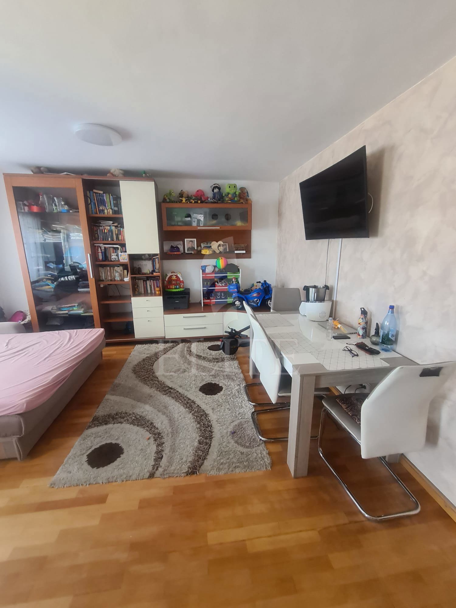 Apartament 3 camere în zona STRAZII FABRICII-1264533