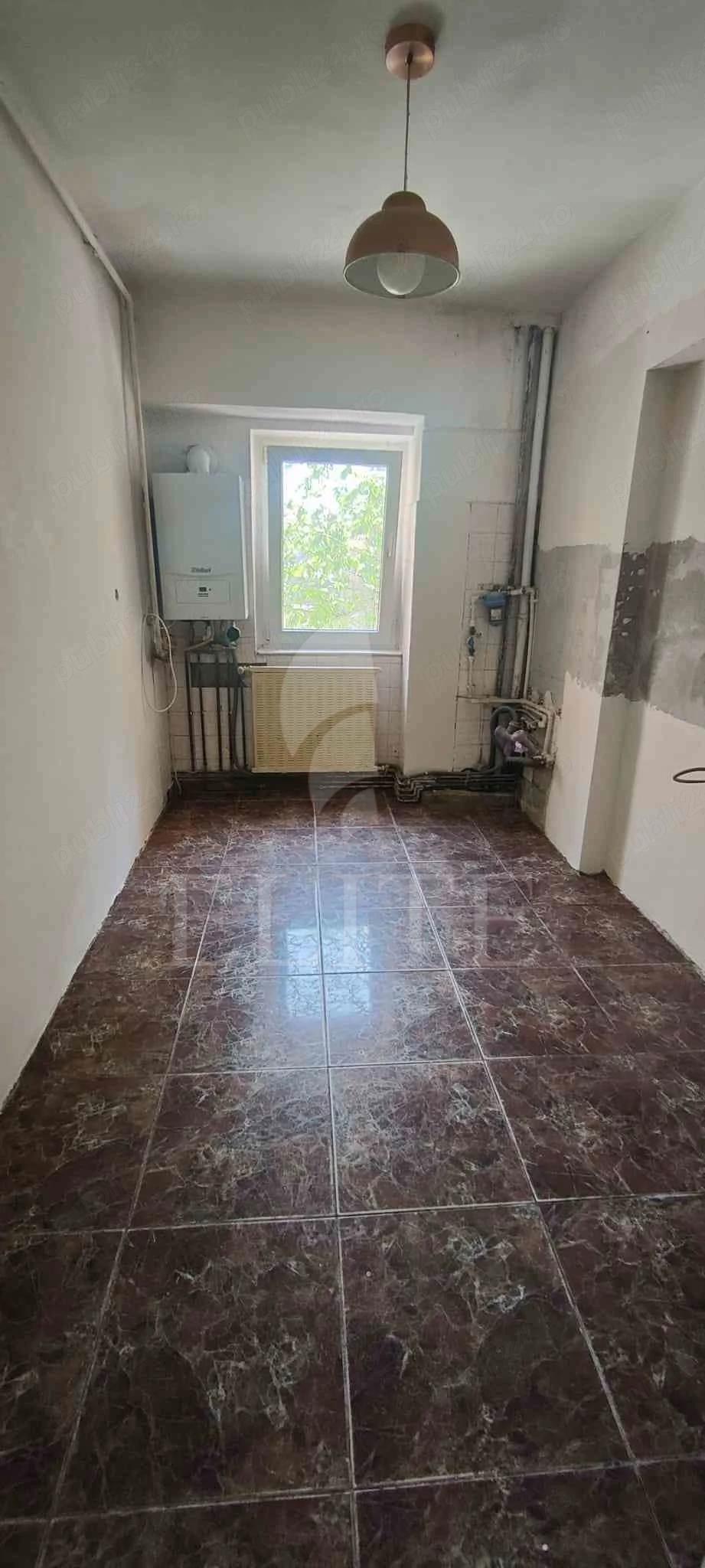 Apartament 3 camere în zona STRAZII AUREL VLAICU-1265054