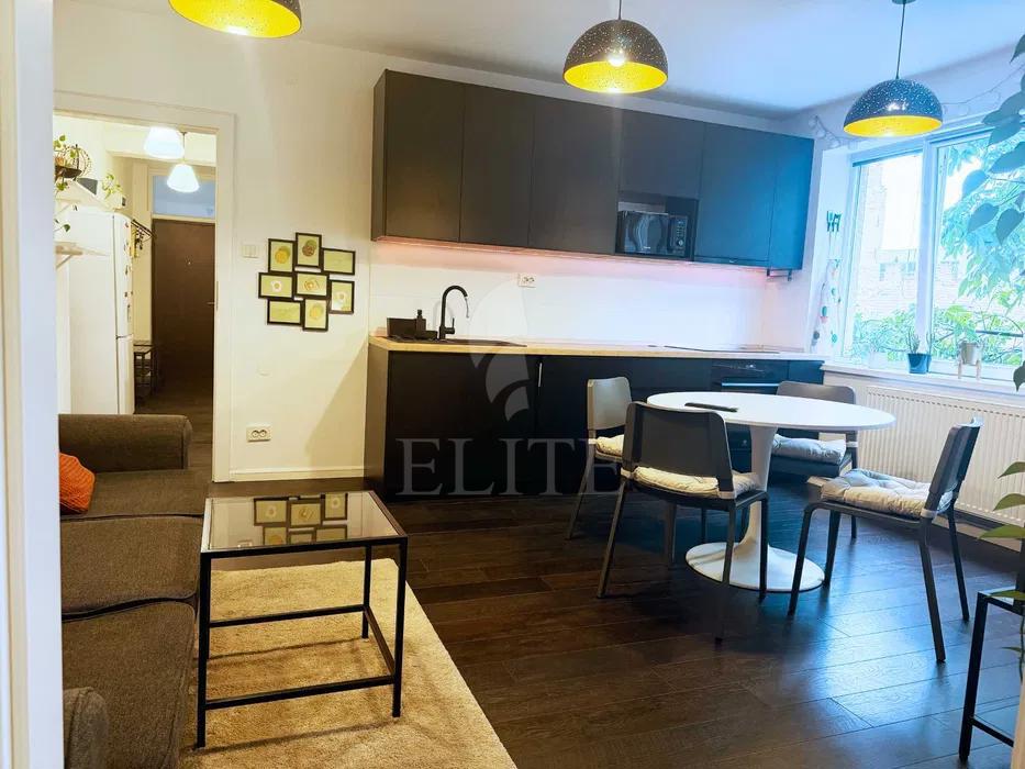 Apartament 3 camere în zona SEMICENTRALA-1266158
