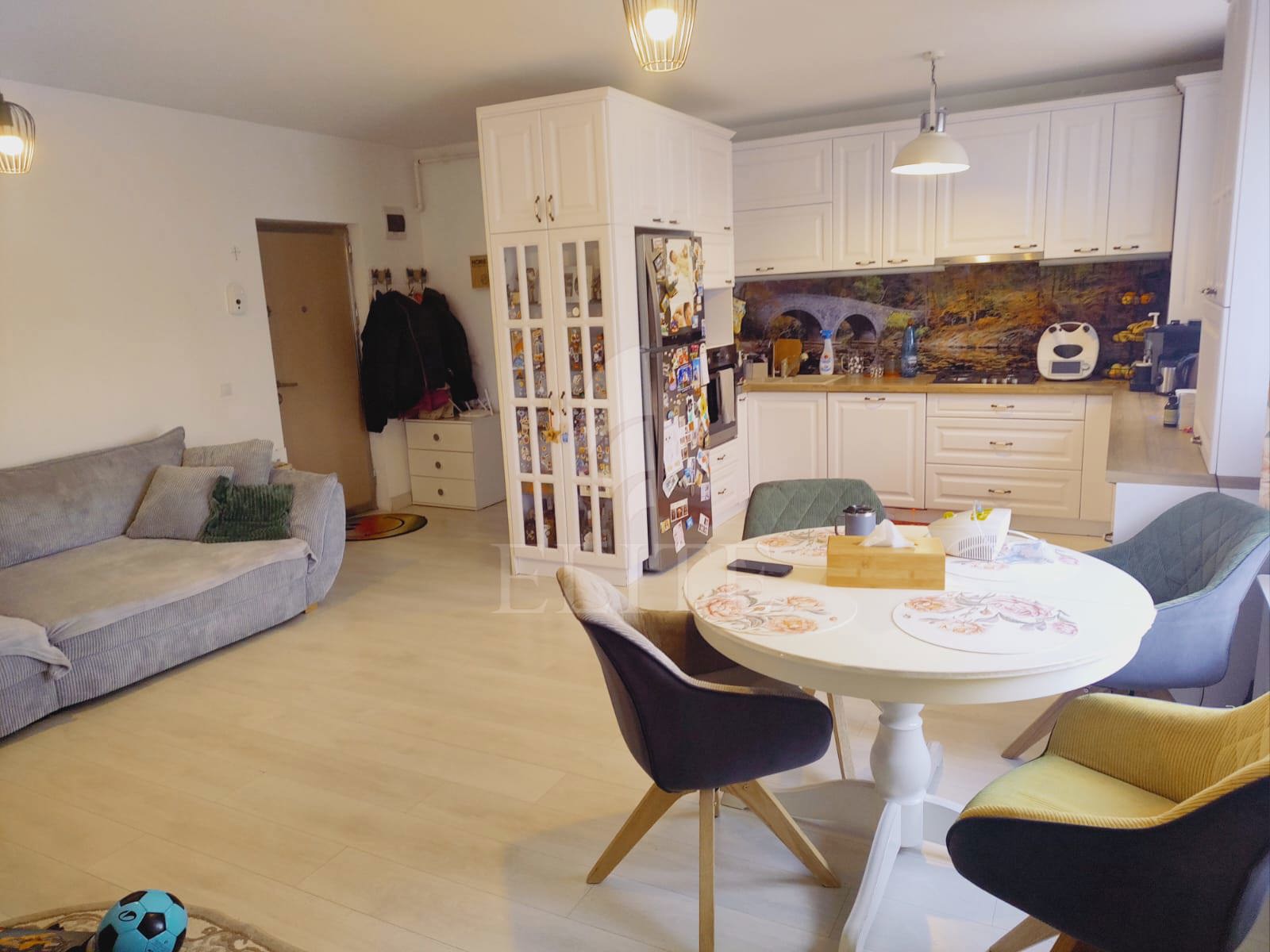 Apartament 3 camere în zona ZORILOR-1266746