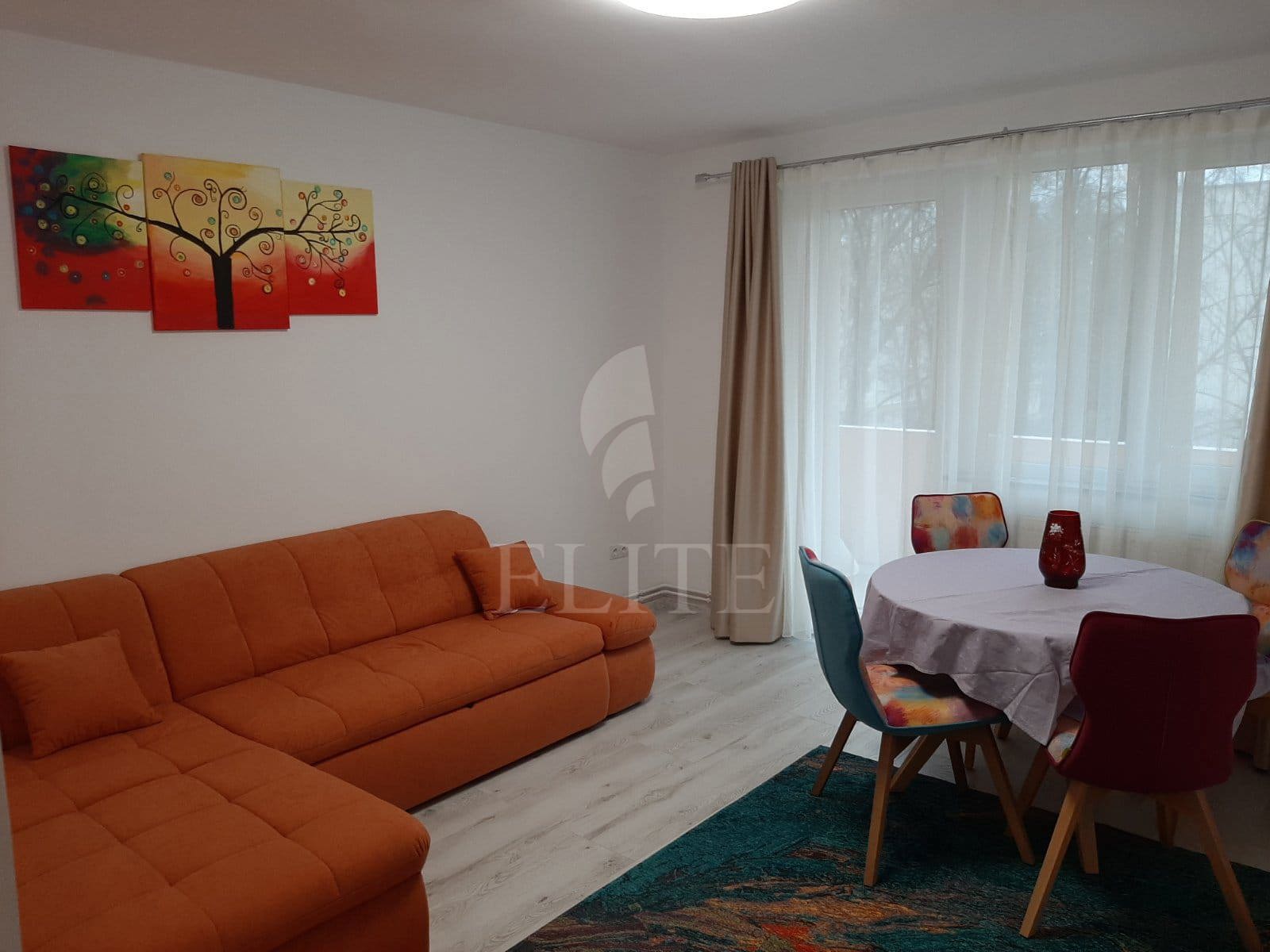 Apartament 3 camere în zona Hotel Royal-1267464