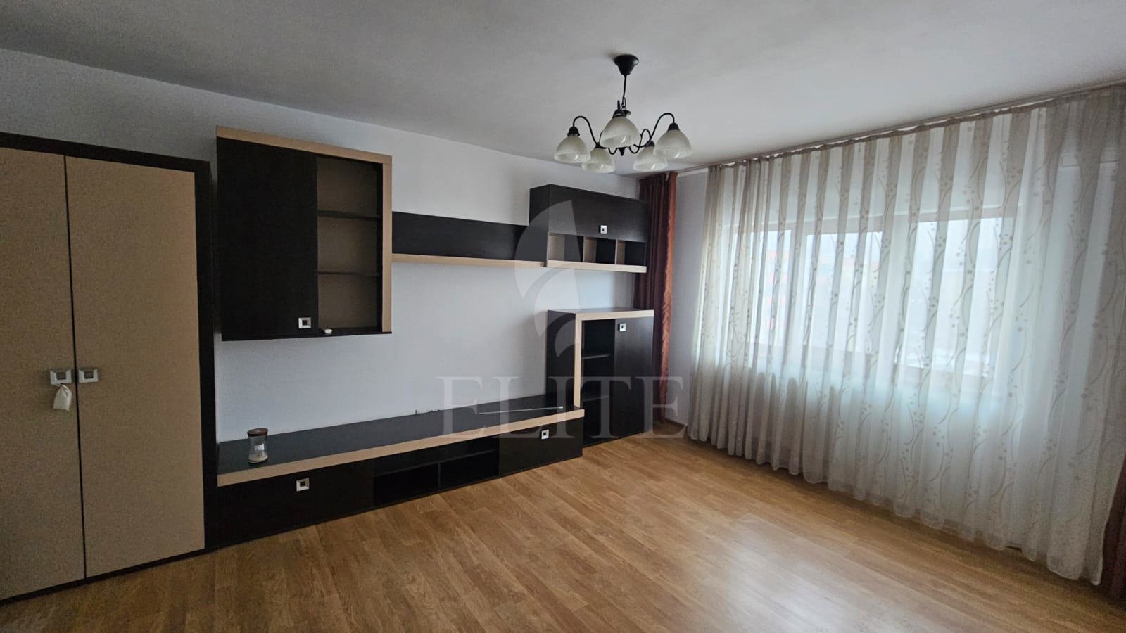 Apartament 3 camere în zona SALA SPORTURILOR-1269490