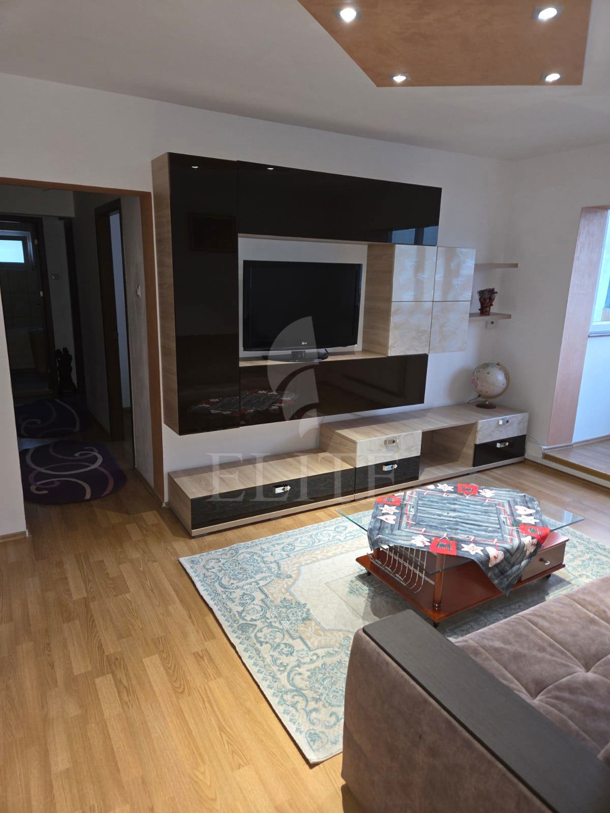 Apartament 3 camere în zona COMPLEX BIG-1269565