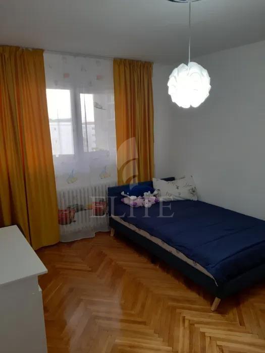Apartament 3 camere în zona 1 Decembrie-1269710