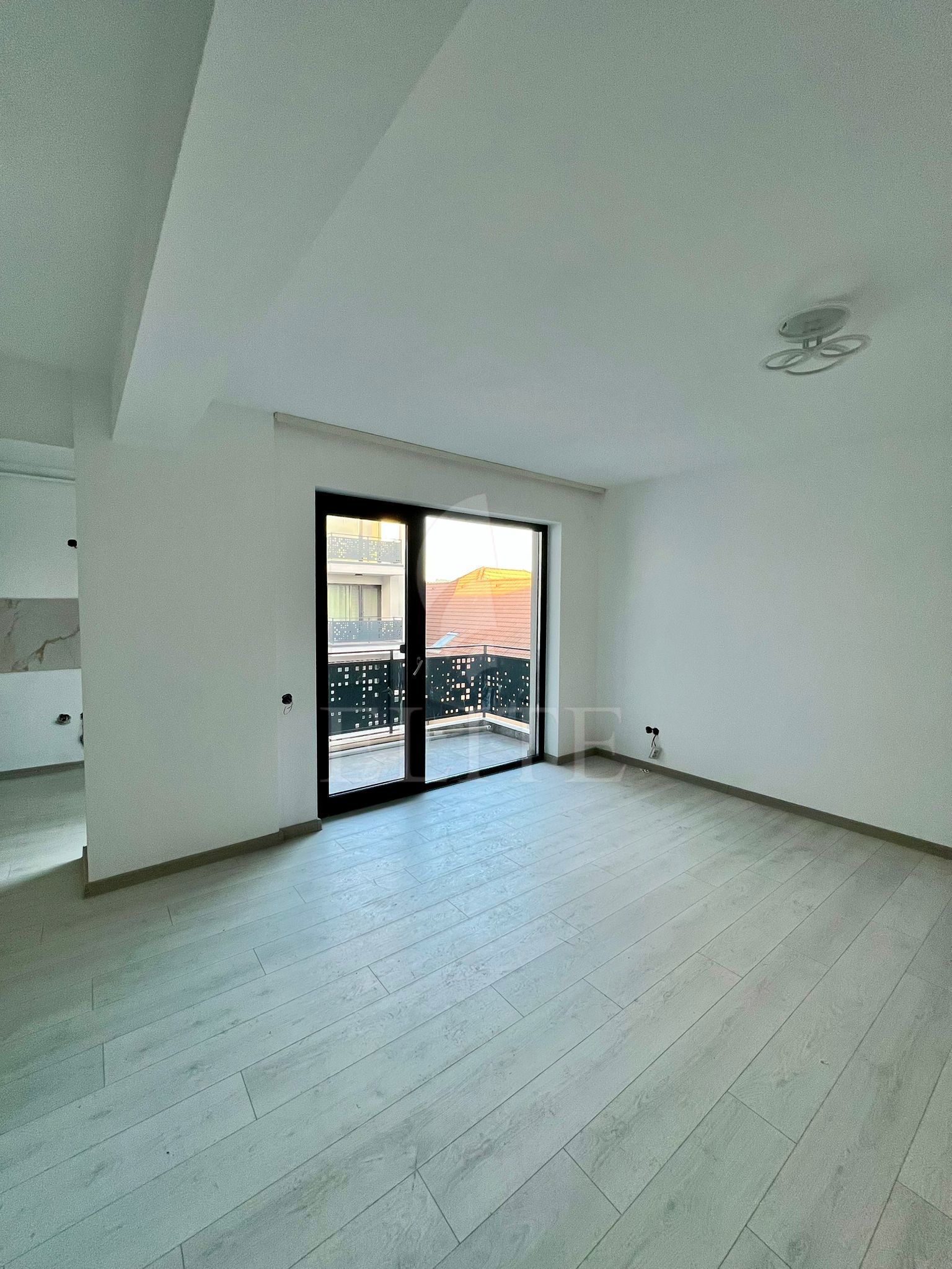 Apartament 3 camere în zona TRAIAN VUIA-1272005