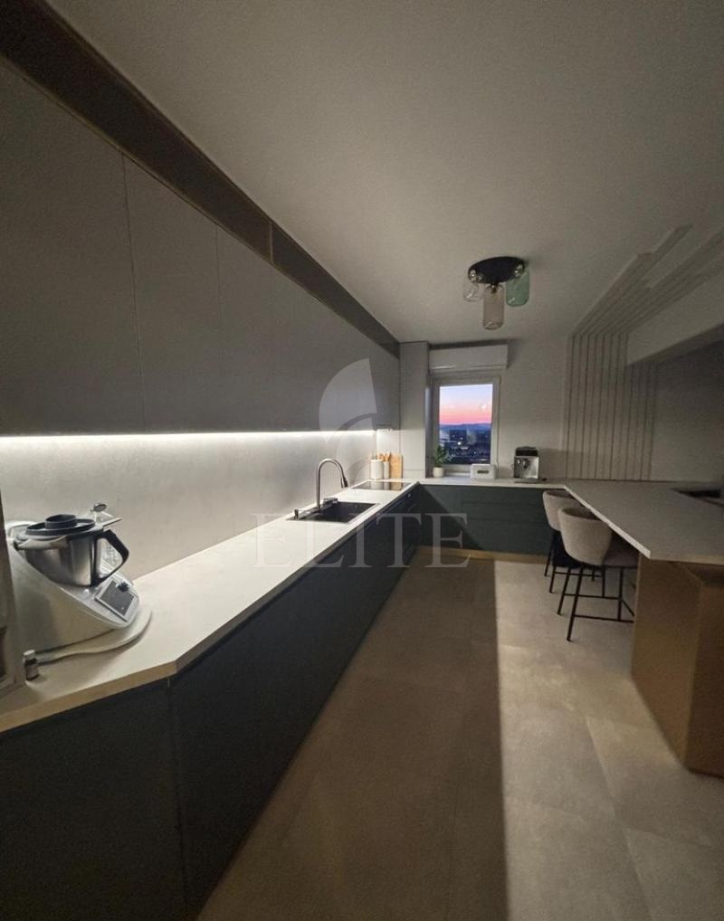 Apartament 4 camere în zona SCOALA ELF-1273023