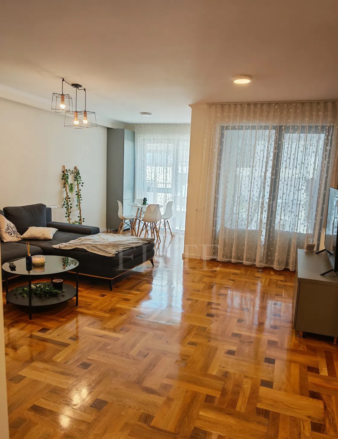 Apartament 2 camere în zona SCOALA ELF-1273143