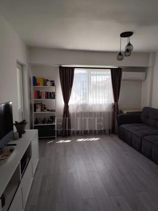 Apartament o camera în zona SEMICENTRALA-1273796