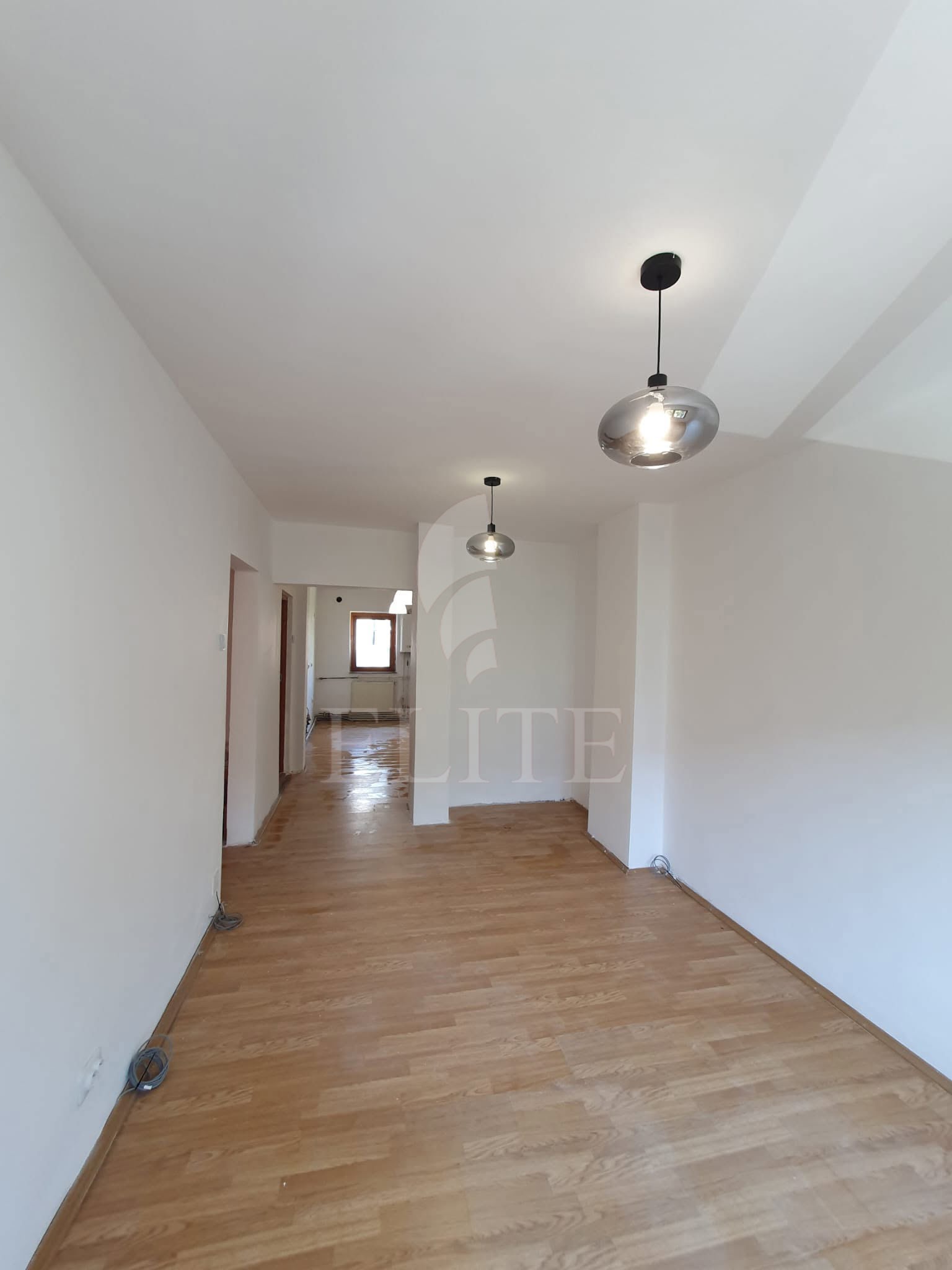 Apartament 3 camere în zona MOGOSOAIA-1275934