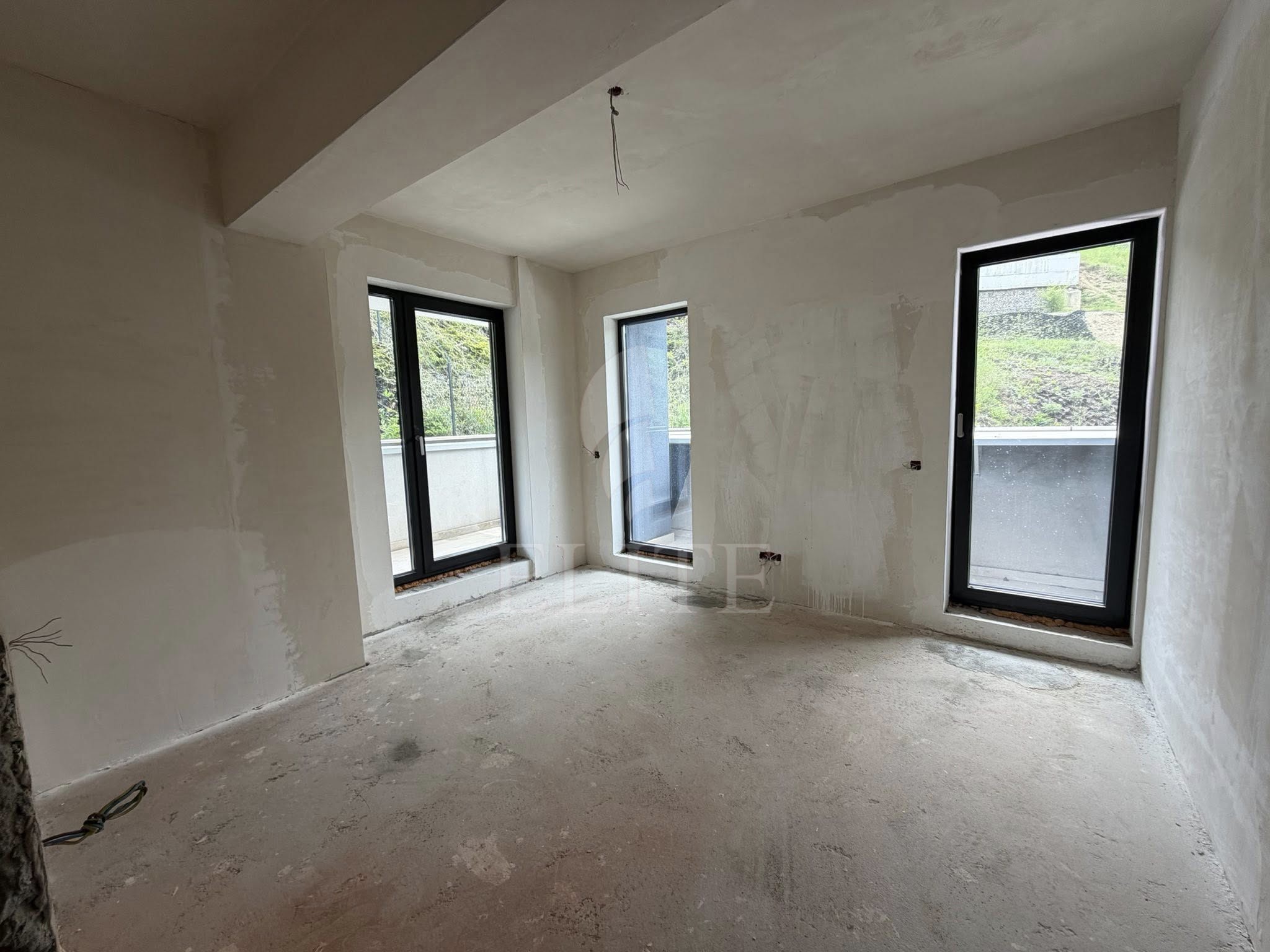 Apartament 3 camere în zona FRUNZISULUI-1276810