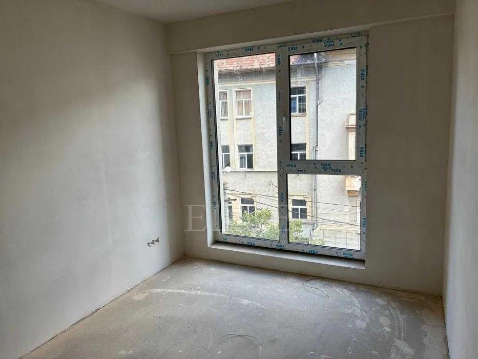 Apartament 3 camere în zona SEMICENTRALA-1277200