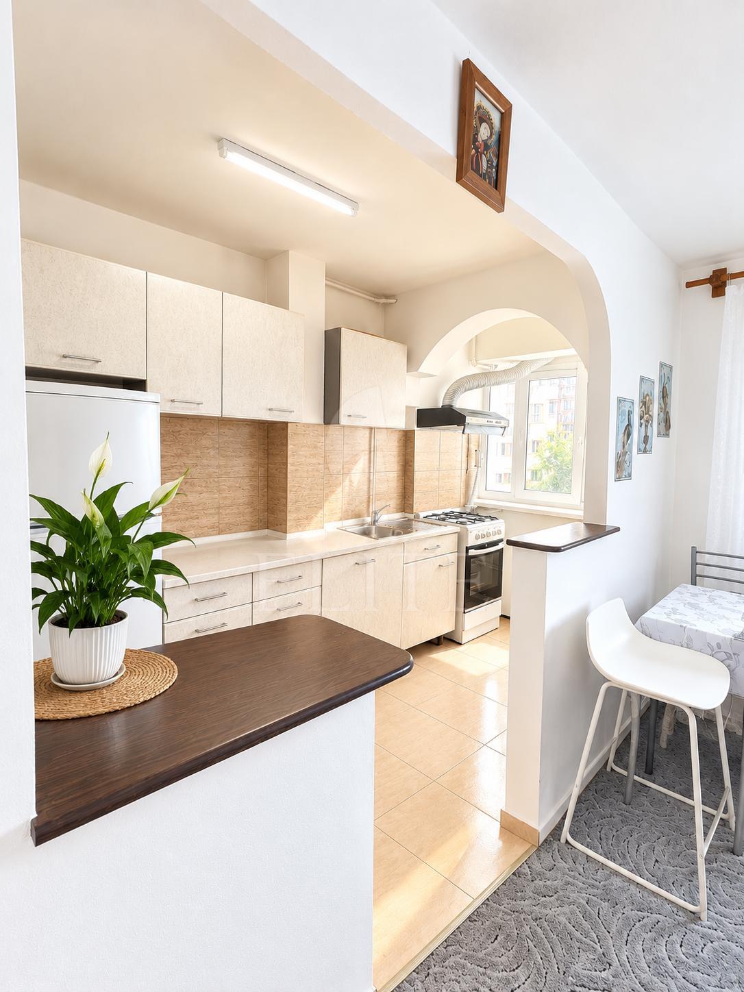 Apartament 3 camere în zona COMPLEX BIG-1277279