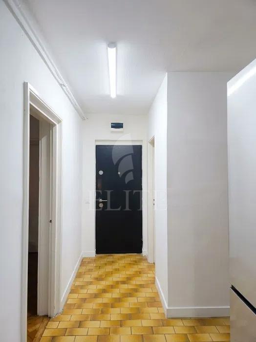 Apartament 3 camere în zona HOTEL ROYAL-1277401