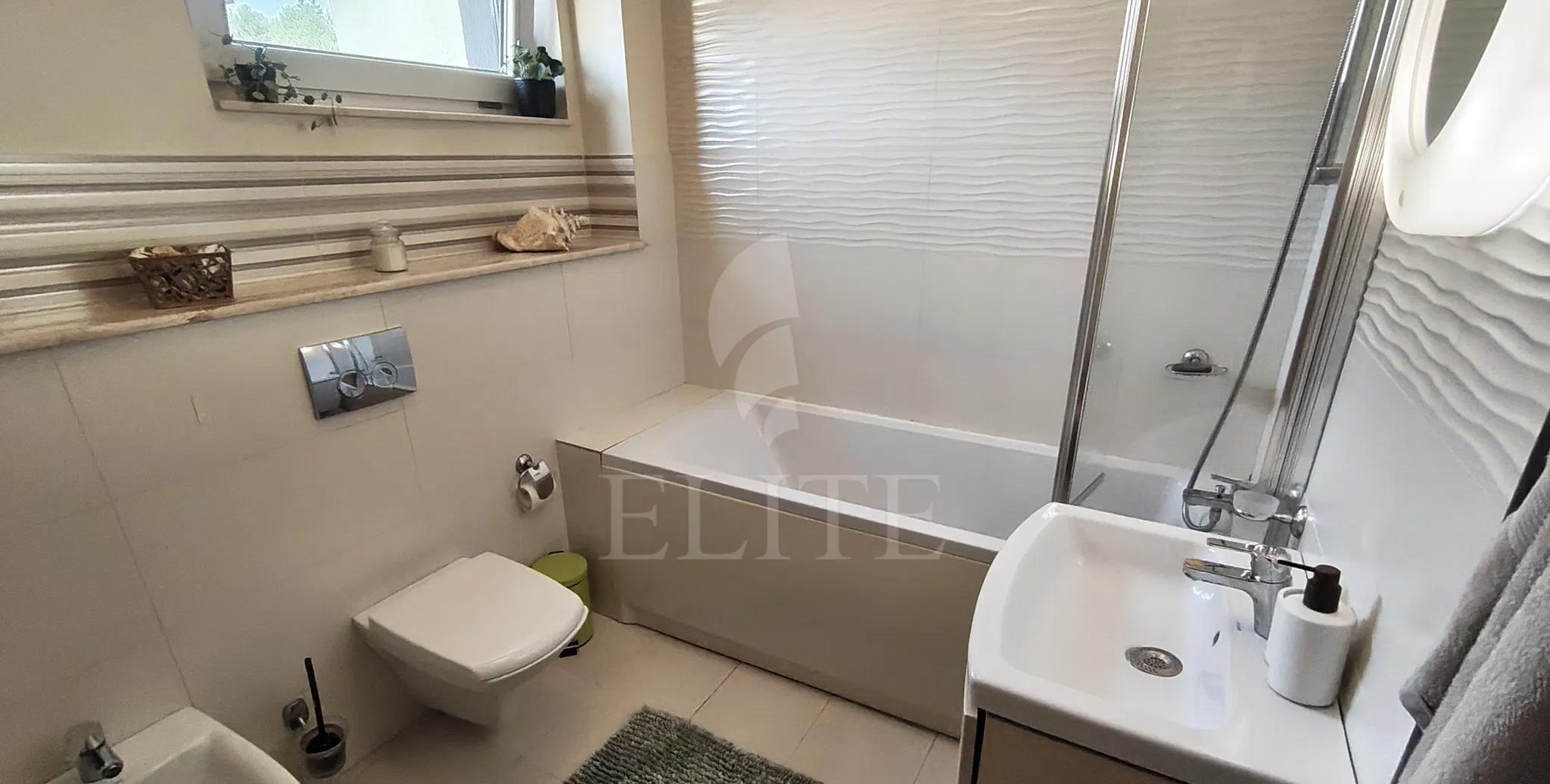 Apartament 3 camere în zona VIVO-1277409