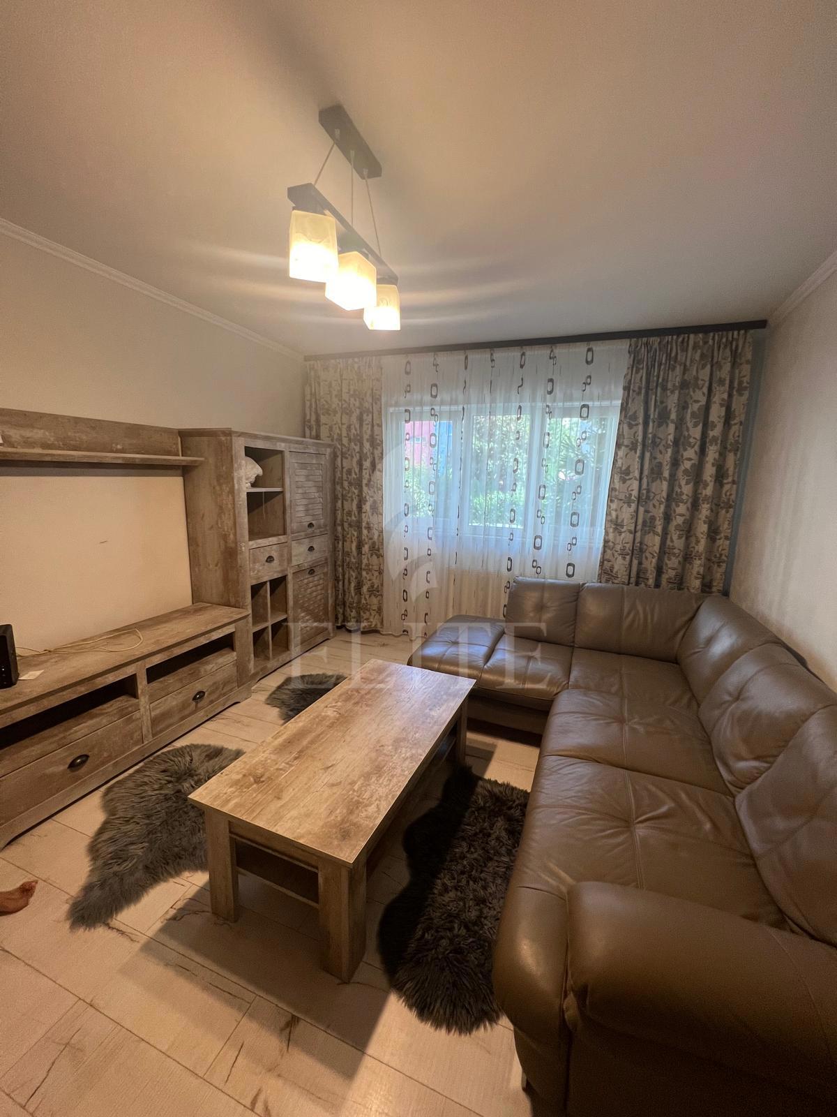 Apartament 3 camere în zona STRAZII RETEZAT-1278942