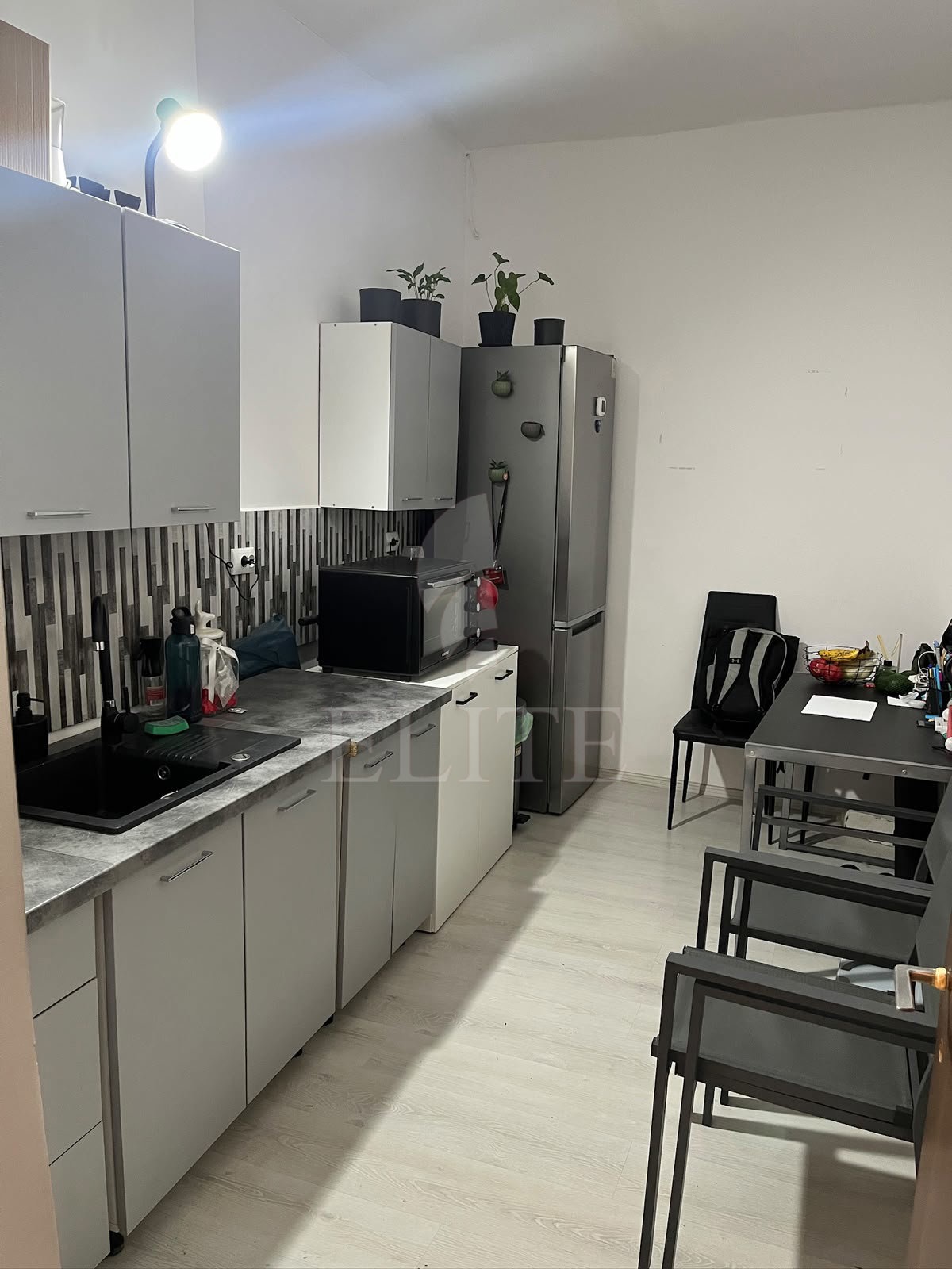 Apartament o camera în zona STRAZII MOTILOR-1279516