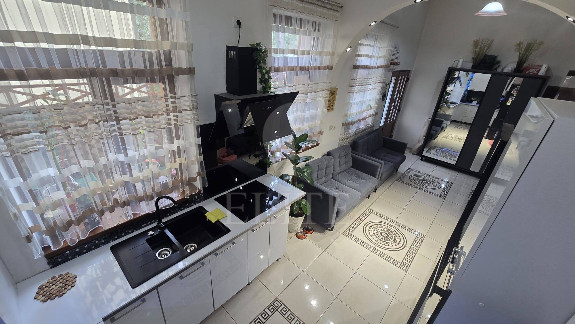 Apartament 2 camere în zona STRAZII HOREA-1279826