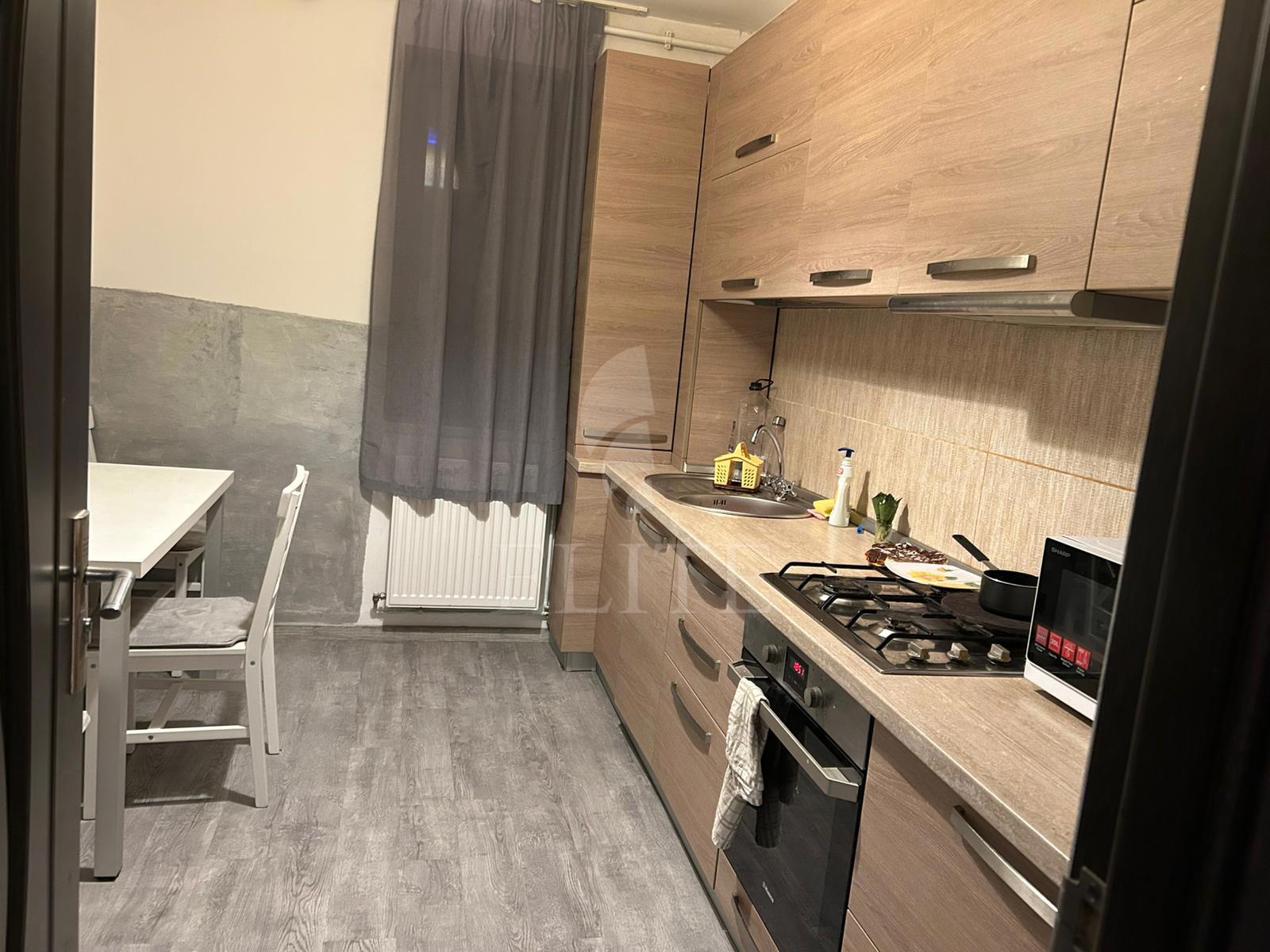 Apartament 2 camere în zona HOTEL ROYAL-1280663