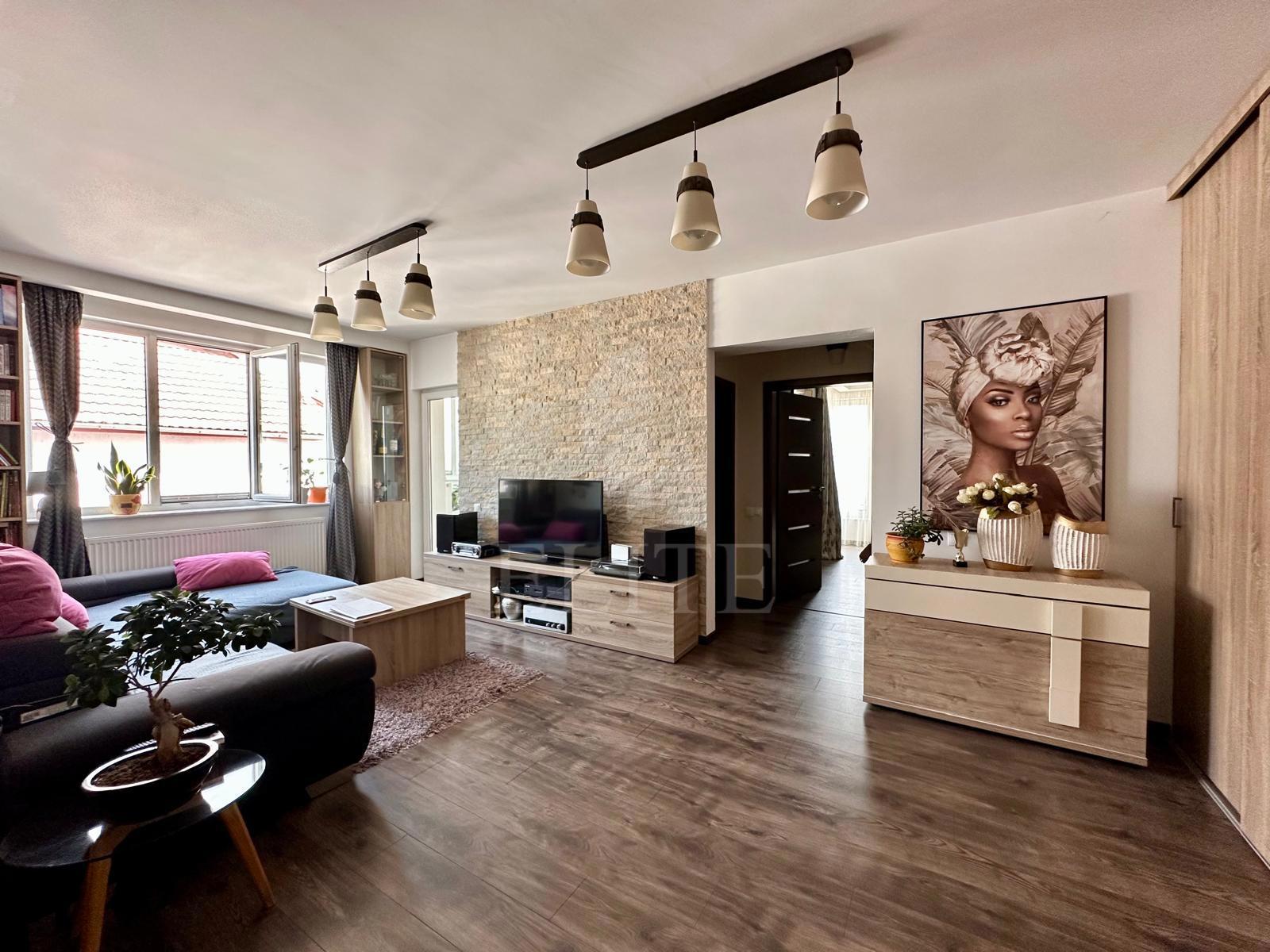 Apartament 3 camere în zona semicentrala-1282145