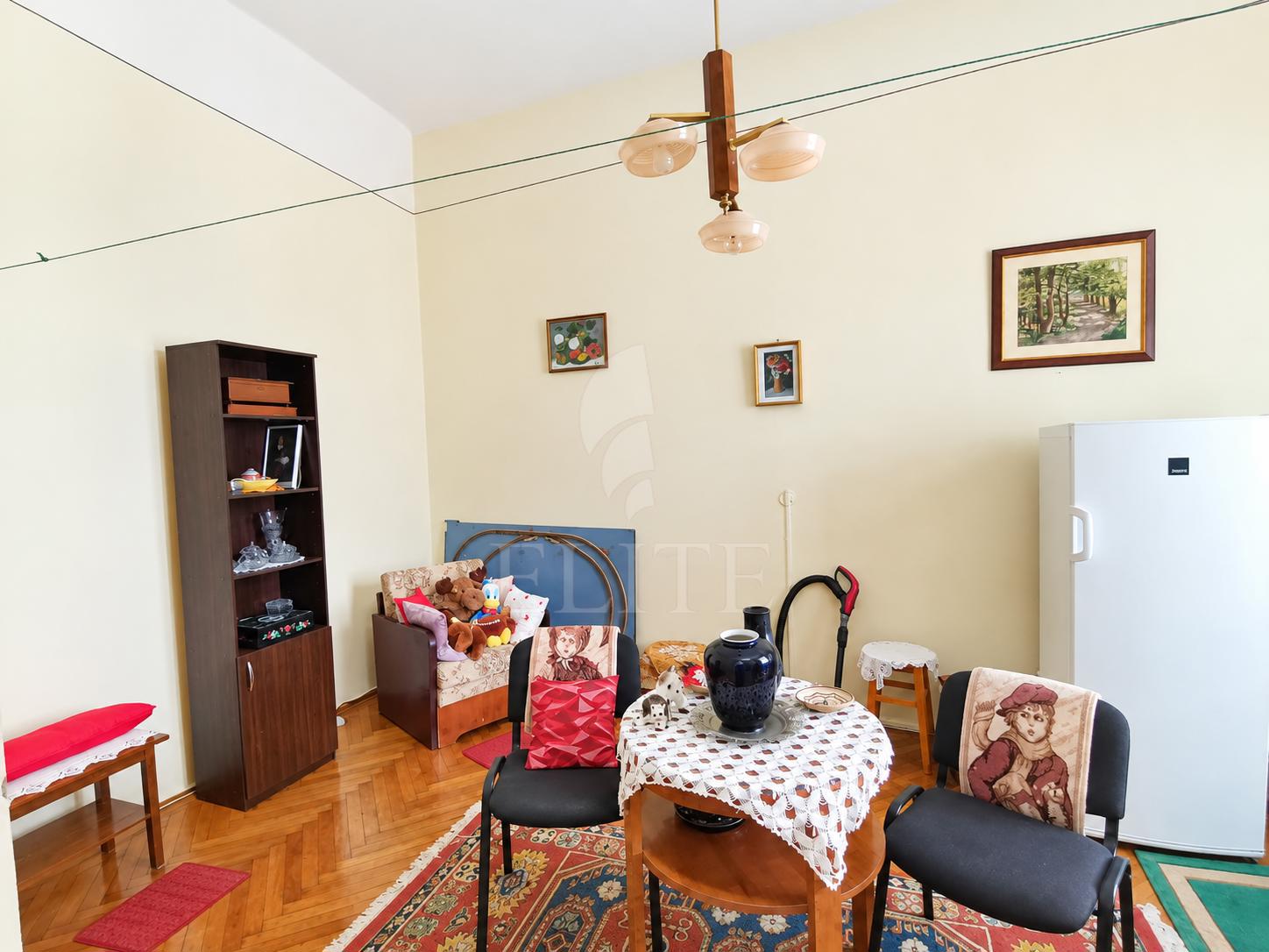 Apartament 3 camere în zona SEMICENTRALA-1283188