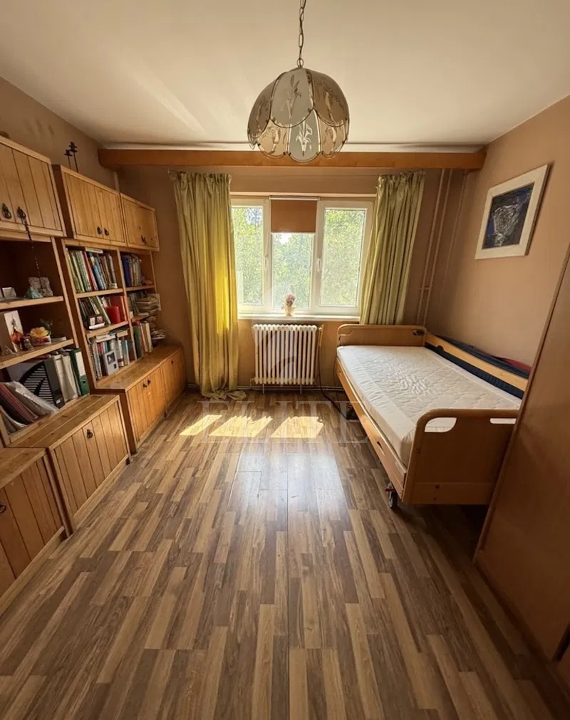 Apartament 3 camere în zona MC DONALDS-1283391