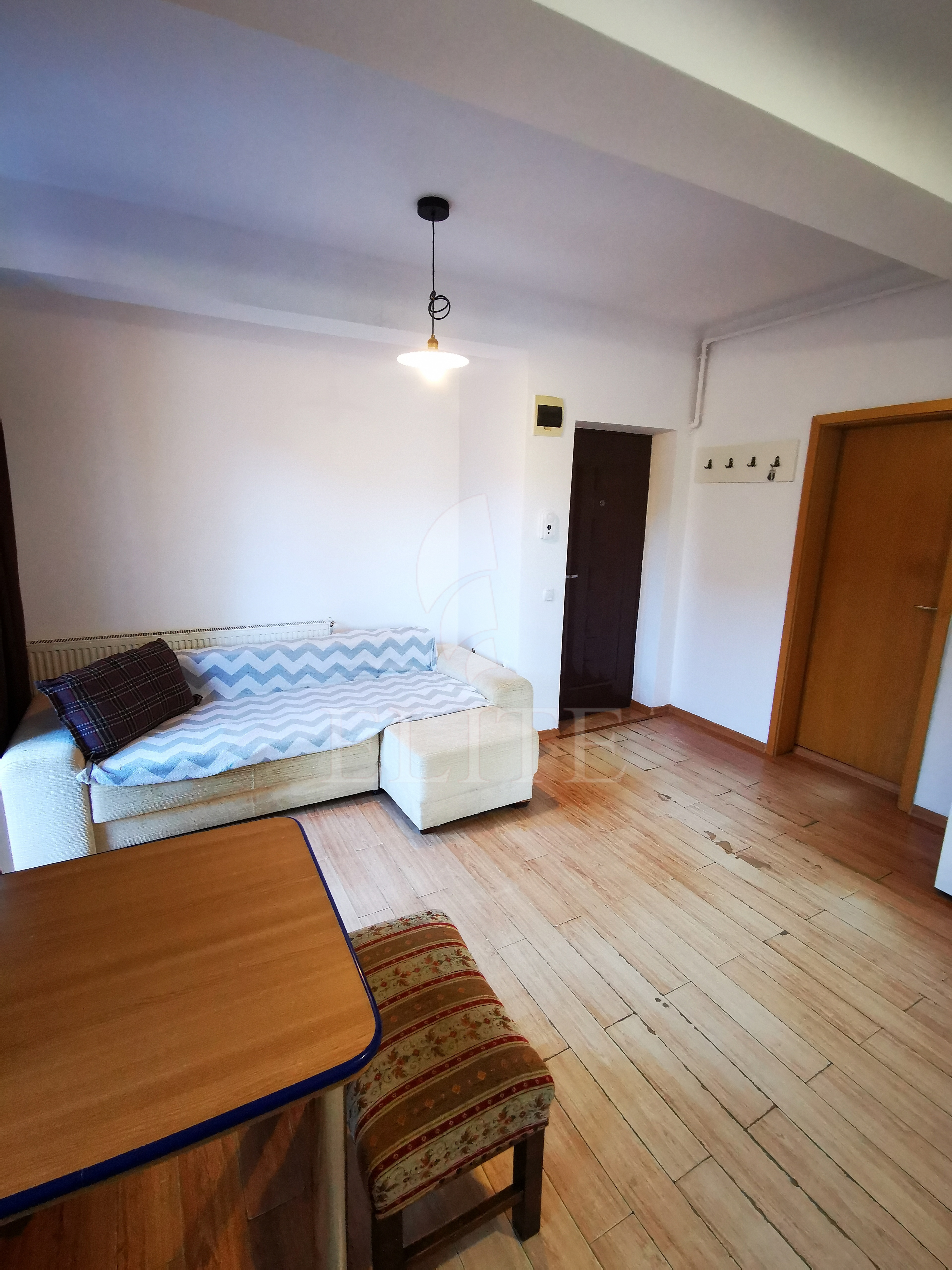 Apartament 3 camere în zona EDGAR QUINET-1283480