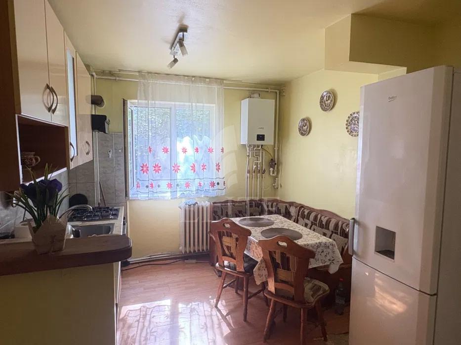 Apartament 3 camere în zona PIATA FLORA-1289294