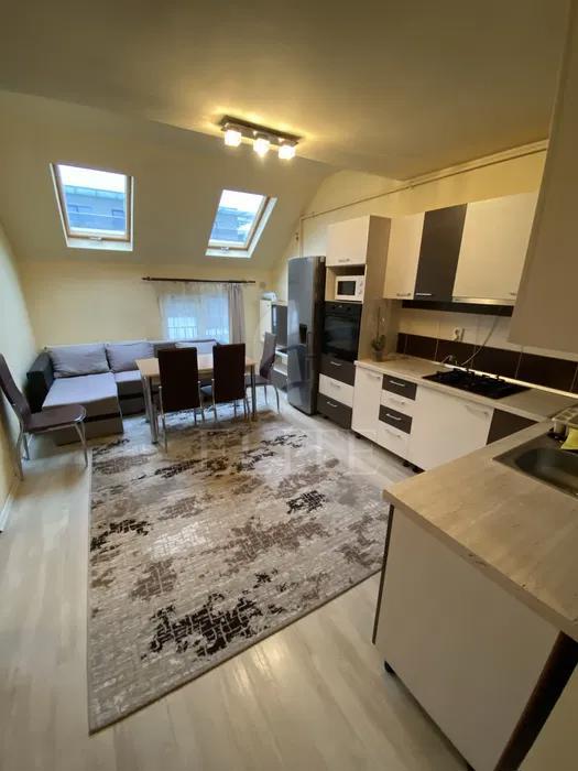 Apartament 3 camere în zona COMPLEX OASULUI-1290070