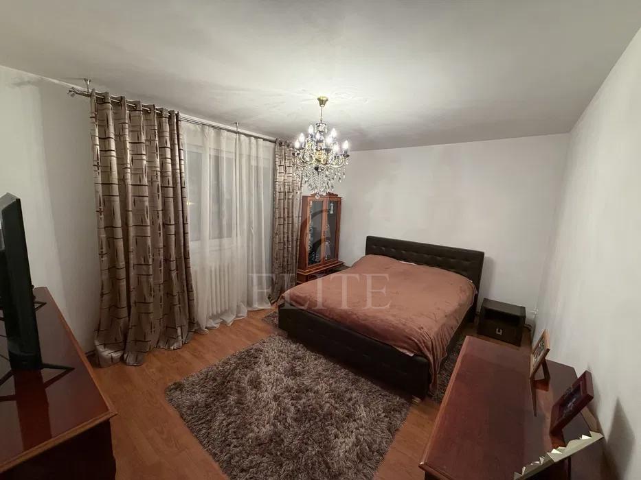 Apartament 3 camere în zona NORA-1292299