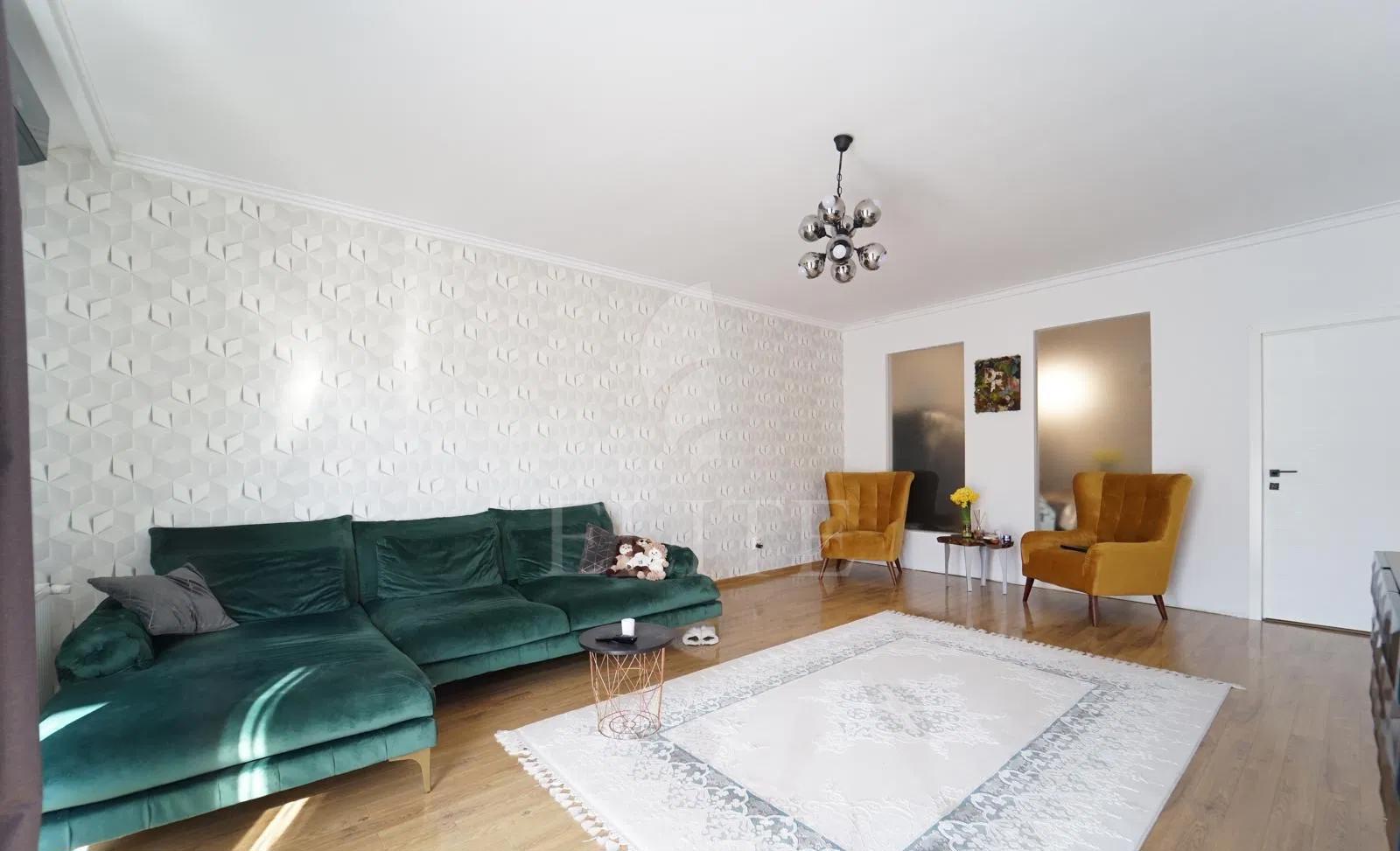 Apartament 3 camere în zona SALA SPORTURILOR-1293551