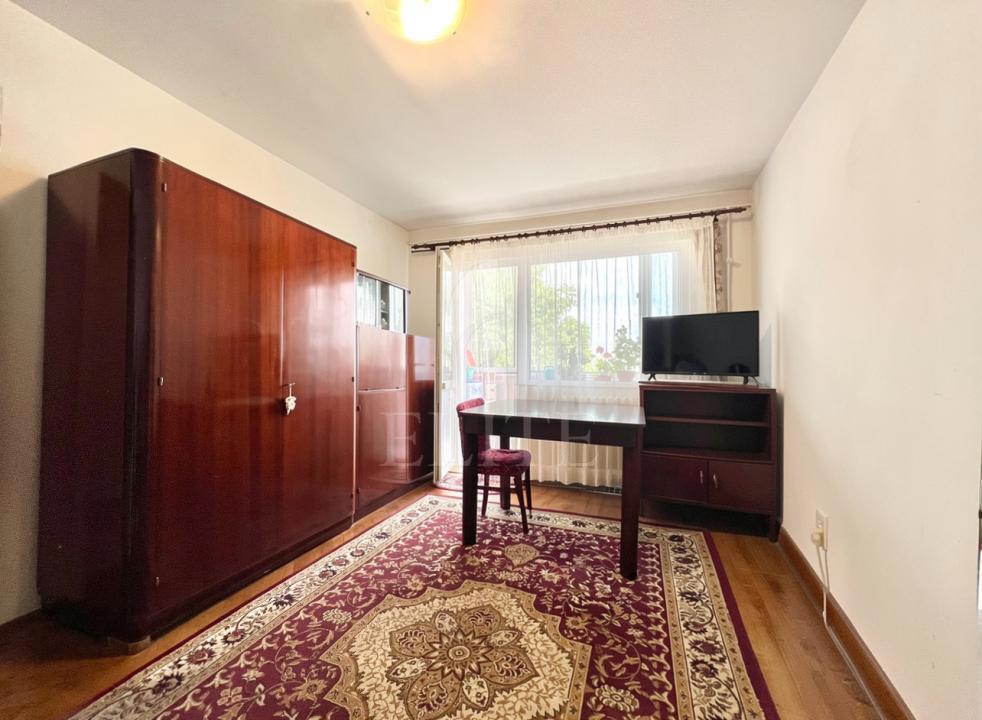 Apartament 3 camere în zona LICEUL DE MUZICA-1293601