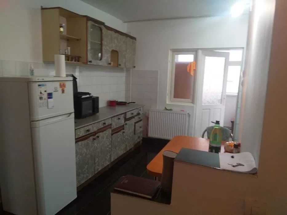 Apartament 2 camere în zona Crinului-28670