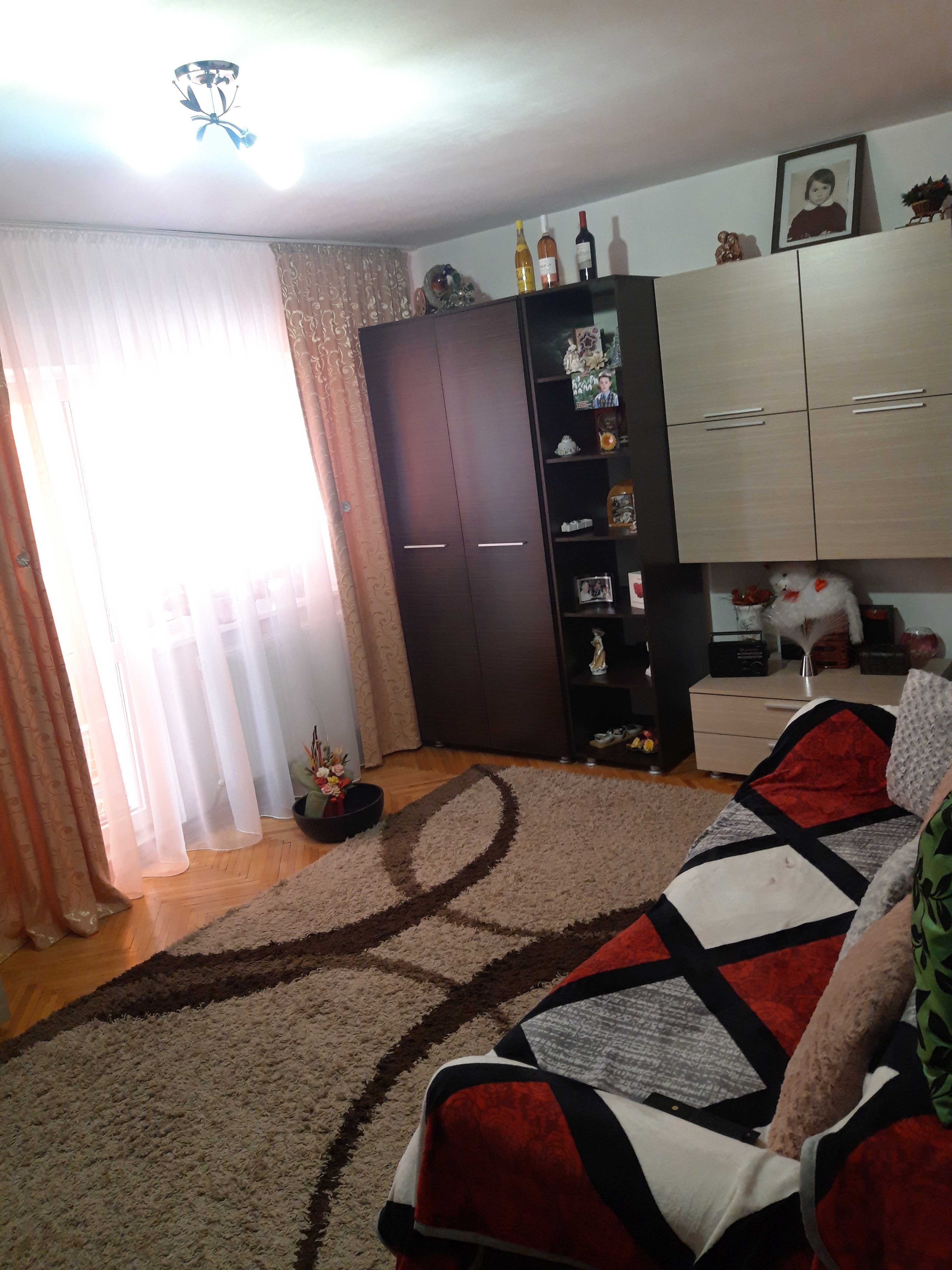 Apartament 3 camere în zona Aurel Vlaicu-429847