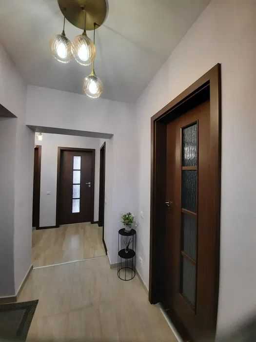 Apartament 3 camere în zona Piata Mihai Viteazul-430118