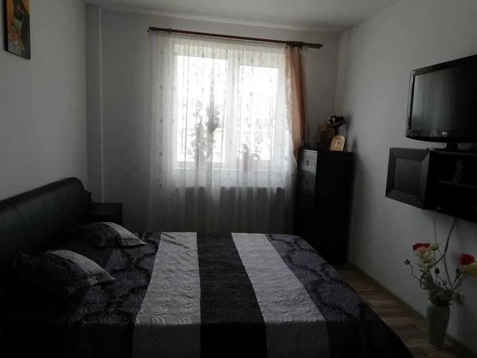 Apartament 3 camere în zona Dambu Rotund-430411