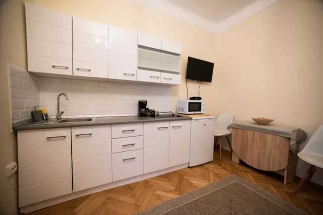 Apartament 3 camere în zona Semicentrala-430803