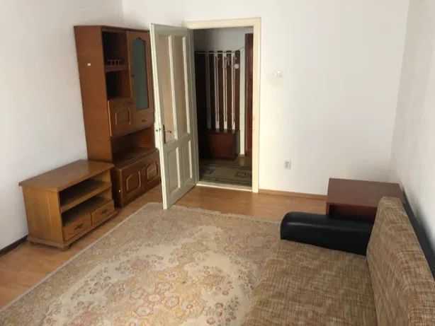 Apartament 2 camere în zona Lombului-431191