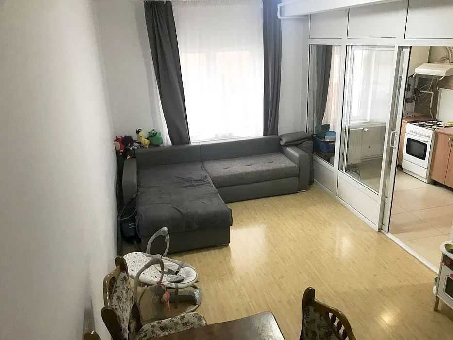 Apartament 3 camere în zona Colina-431941