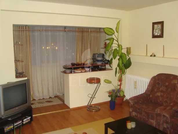 Apartament 4 camere în zona Aurel Vlaicu-495860
