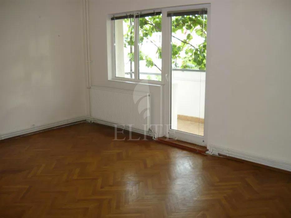Apartament 4 camere în zona ZORILOR-692250