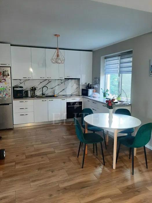 Casa 4 camere în zona FLORESTI-702322