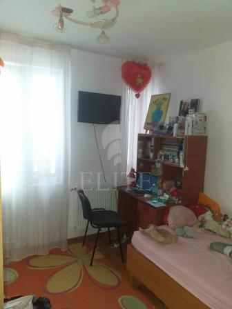 Apartament 3 camere în zona Lombului-724102