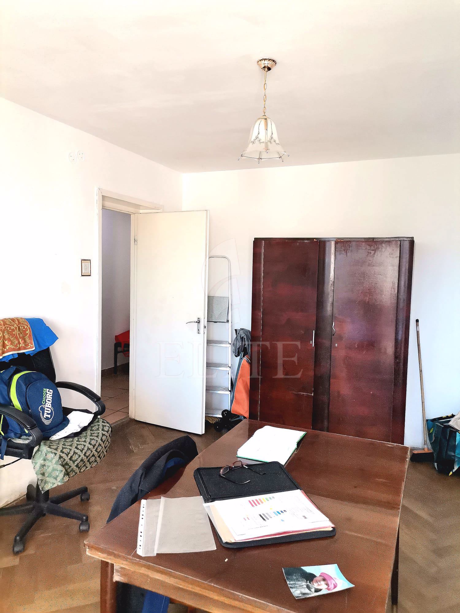 Apartament 3 camere în zona PLOPILOR-889807