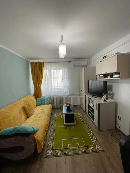Apartament 3 camere în zona POLITIA RUTIERA-919232