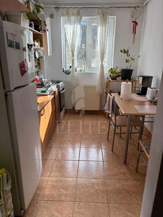 Apartament o camera în zona CAMPULUI-955799