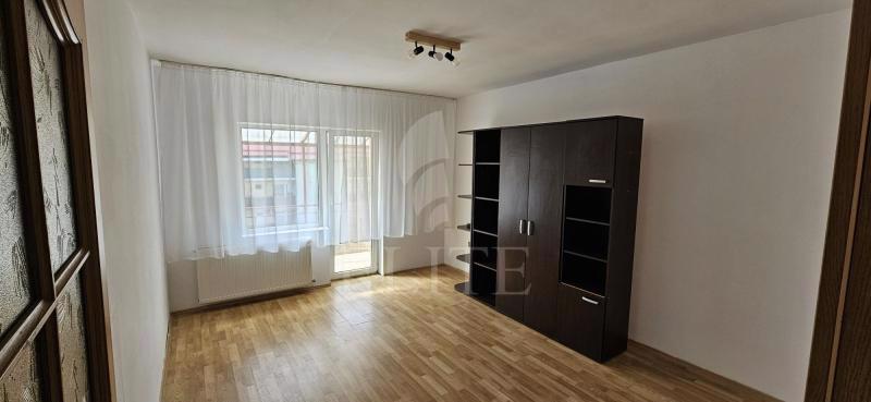 Apartament 2 camere în zona COLINA-959995