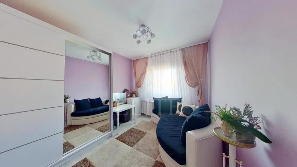 Apartament 4 camere în zona BILLA-964284